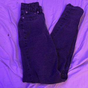 Jeanse grå  - Säljer dom för dom används ej längre. Använde typ aldrig. Bra skick. Storlek S