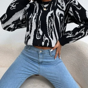 Stickad tröja  - Säljer denna fina stickade tröjan använt endast 1 gång 