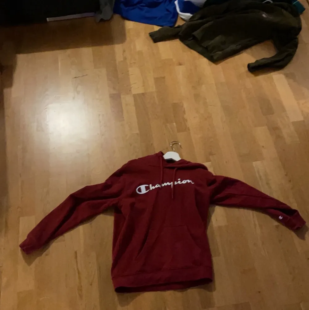 Cond 10/10 använd max 3ggr. Hoodies.