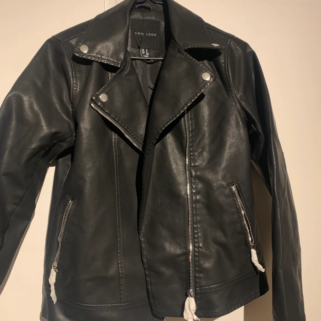 Skinnjacka oanvänd - 90