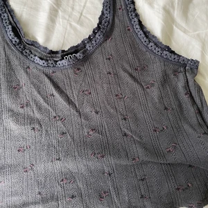 Topp  - Världens sötaste topp från Urban outfitters 💕💕