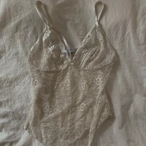 Bodysuit  - Bodysuit från Bikbok i storlek M, 150kr 👼🏼
