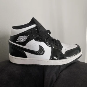 Nike jordan 1 mid carbon fiber storlek 41 - Nya! Använda 1 gång. Pris prutat & klart!