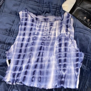 tröja från shein - tröja från shein för stor på mig säljer. Frakt ingår ej