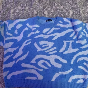 Stickad från SHEIN  - En stickad tröja från SHEIN som har små hål som går att sy💕