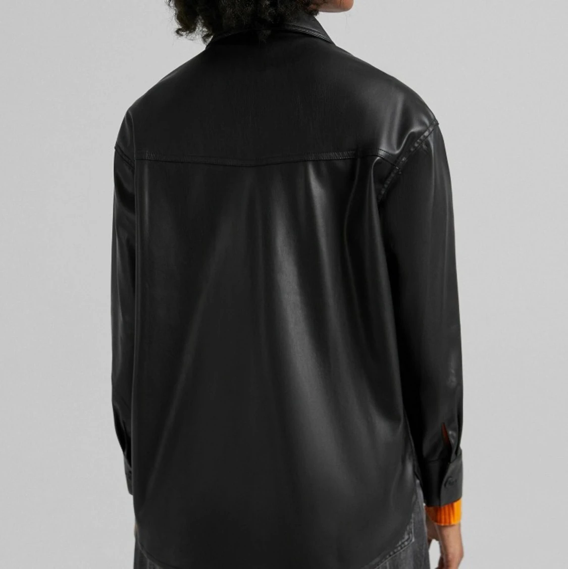 Läderkavaj/jacka från Bershka  - 90