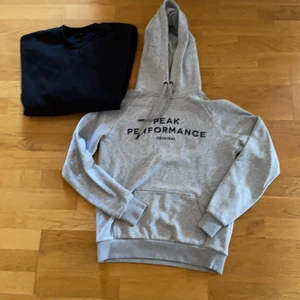 Peak performance hoddie  - Peak hoddie-150 den andra för 50 strk S-M på båda 
