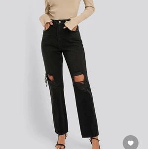 NA-KD jeans  - Snygga jeans ifrån NA-KD! Inprincip nya, köpt för 2v sen. Storlek 36