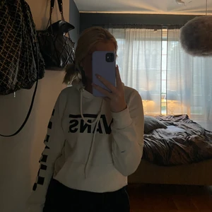 Super cool hoodie  - Super cool hoodie i fint skick med shack rutor på ena armen! Stl s