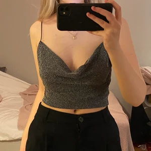 Glittertopp  - Kan mötas i Lund annars betalar köparen frakt 😌