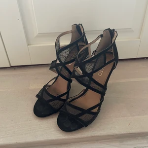 Svarta stilettklackar  - Svarta stilettklackar från märket Texto, köpta i Cannes, st 38