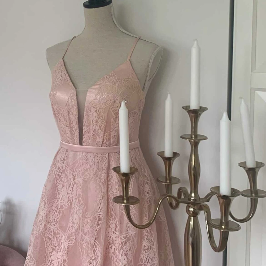 Balklänning i rosa spets strl 34-38 - 90