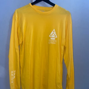 Vans tröja  - Vans tröja i nyskick, storlek M. Vad jag hittar så säljs inte denna längre 