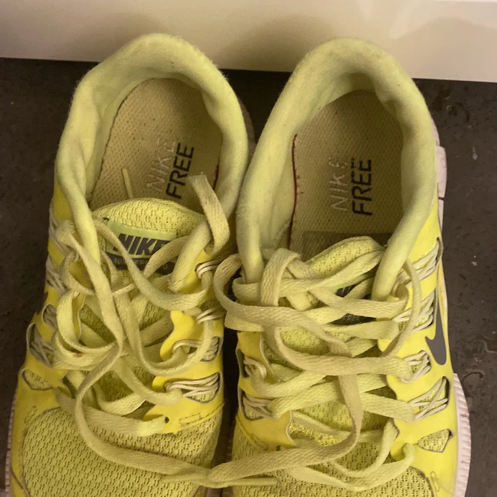 Skor Nike Free Skor