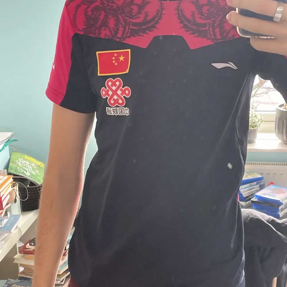 Officiell tröja för kinesiska landslaget i pingis. . T-shirts.