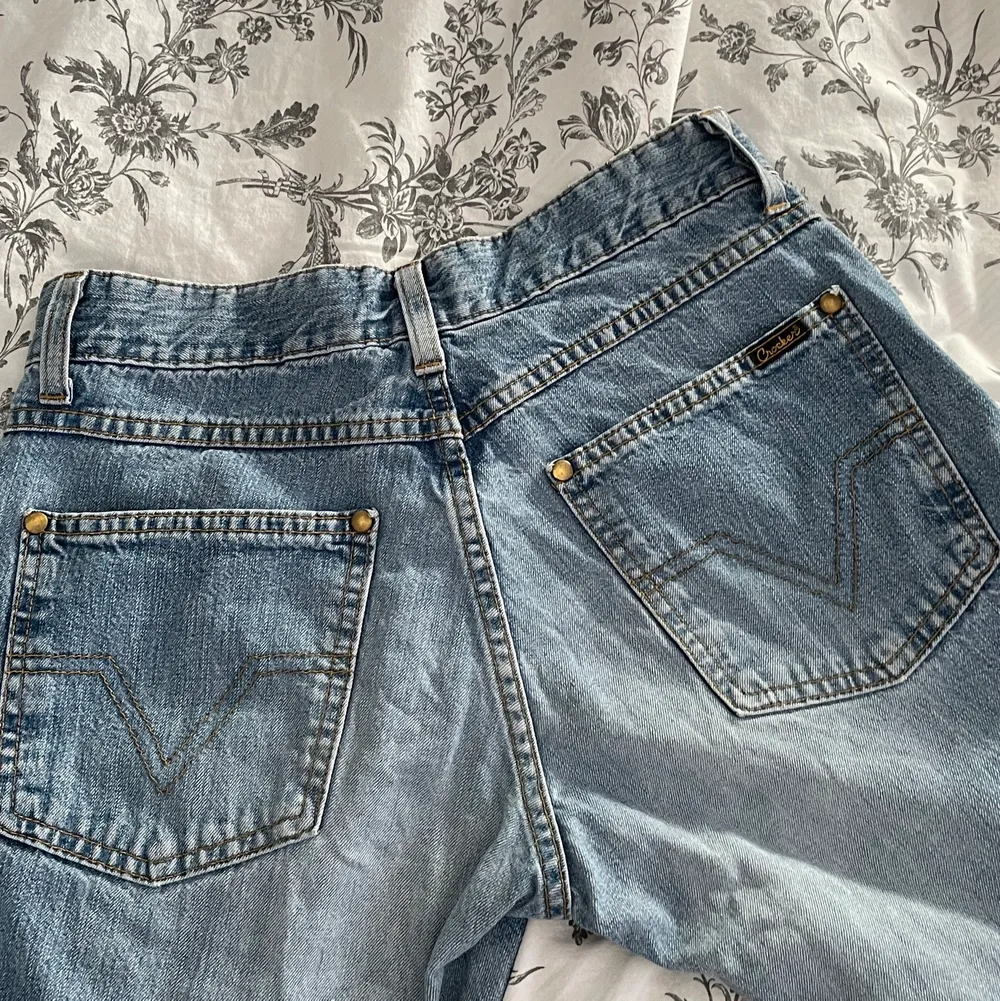 Vintage lowwaist jeans av märket crocker💕 frakt tillkommer.                                                                      Innebenslängd ca 79cm, Midjemått ca 75cm                . Jeans & Byxor.