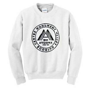 Ljusgrå sweatshirt från ”Arizona Outdoor Centre”. Väl använd men trycket är fint. Gråare än den första bilden. Unisex storlek S. 70kr+frakt