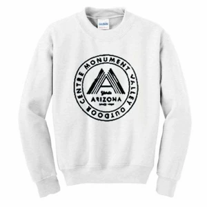 Grå Arizona sweatshirt - Ljusgrå sweatshirt från ”Arizona Outdoor Centre”. Väl använd men trycket är fint. Gråare än den första bilden. Unisex storlek S. 70kr+frakt