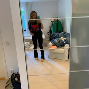 Zara Bootcut Jeans - Storlek: 36, aldrig använda då jag köpte fel storlek. 