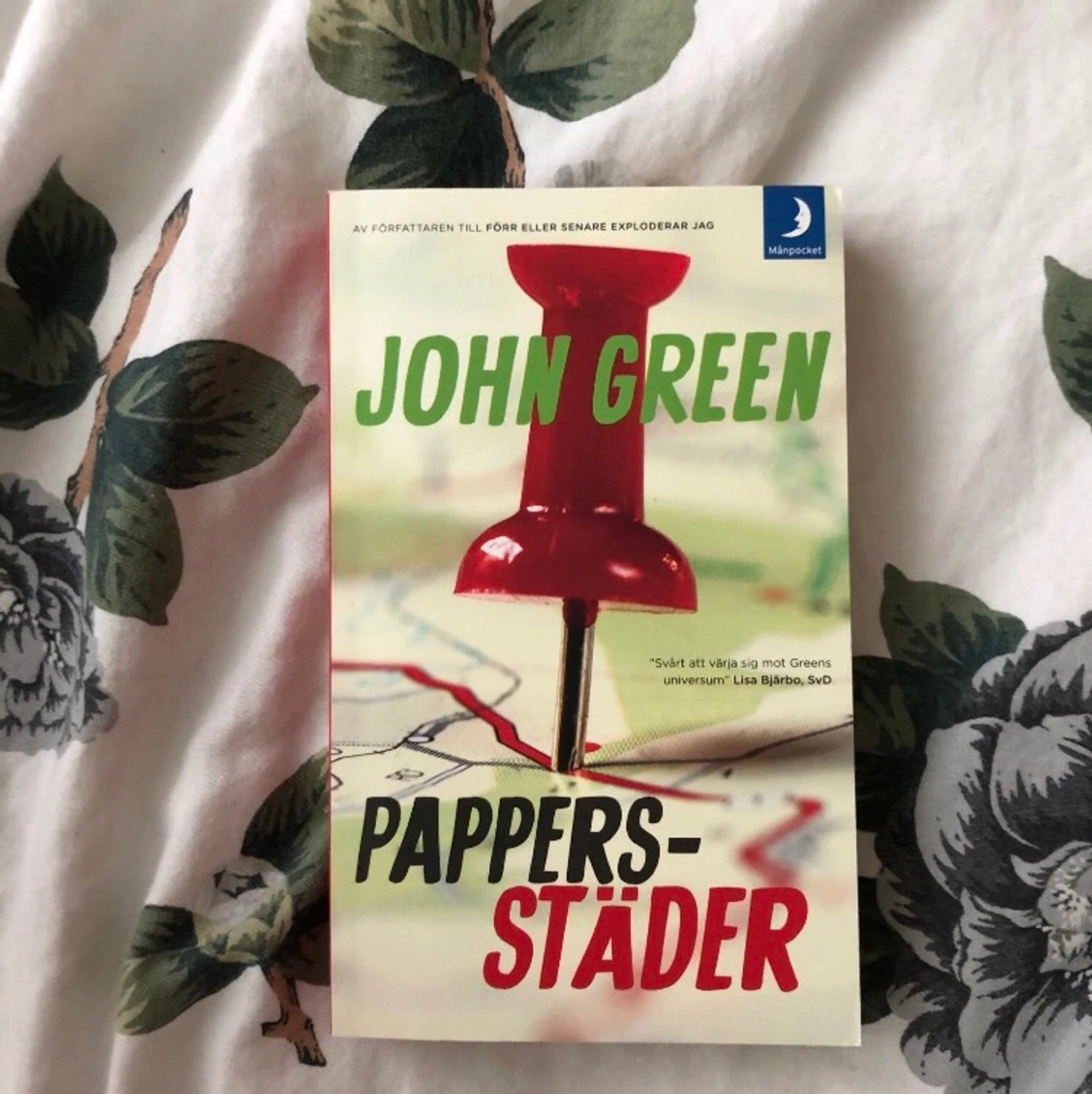 Pappersstäder av John Green 