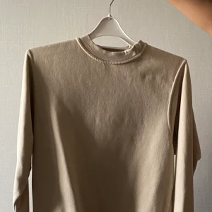 Tröja - Aldrig använt.