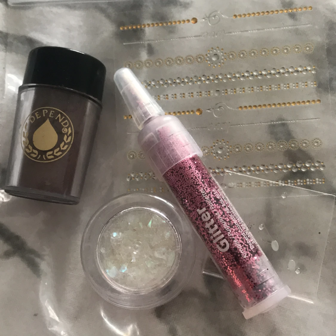 Random oöppnade nageltillbehör - 90