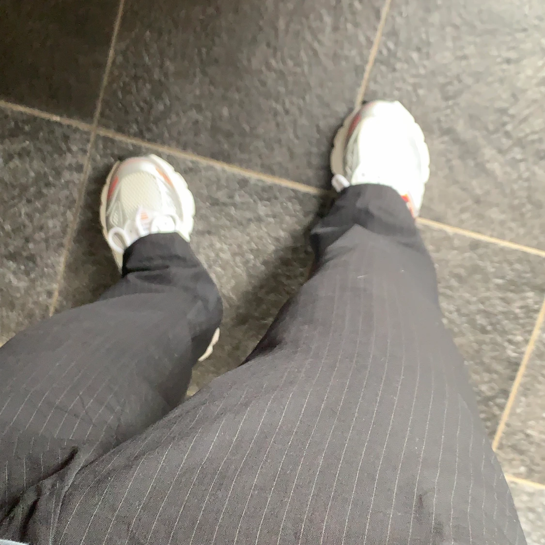 Filippa K randiga kostym byxor med kil - 90