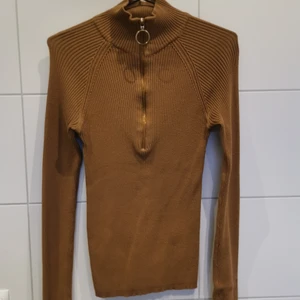 Brun tröja  - Brun tröja från Gina Tricot i storlek M. Fint skick 😍 gratis frakt 💕