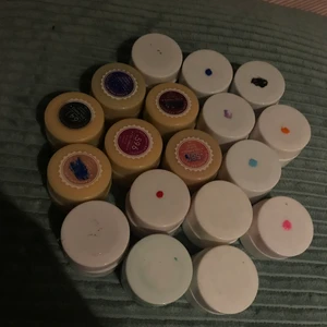 Nagel grejer  - Hej säljer alla mina nagelgrejer/nagelkit vilket är 3 akryl pulver helt oöppnade ( vit,genomskinlig, rosa ) Uv lampa, 32 Gel färger oanvända , 8 Gellack oanvända , massa filar, penslar, tippar, glitter övnings finger lim, Vitamin oo så vidare vid intressa kan ni gärna skriva till mig mötts upp i Göteborg och kan levereras köparen tar hand om frakt 🚚 mitt nummer om ni vill ha mer bilder 0722872422