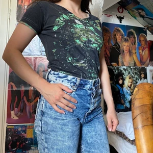 T-shirt - T-shirt från black premium by emp i fint skick. Katt i hemmet. 