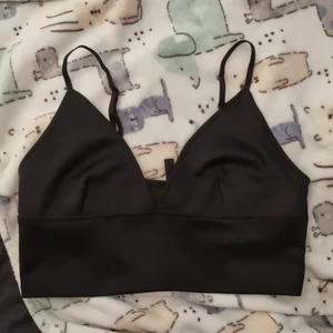 Tops - Storlek M  fint skick från hm  