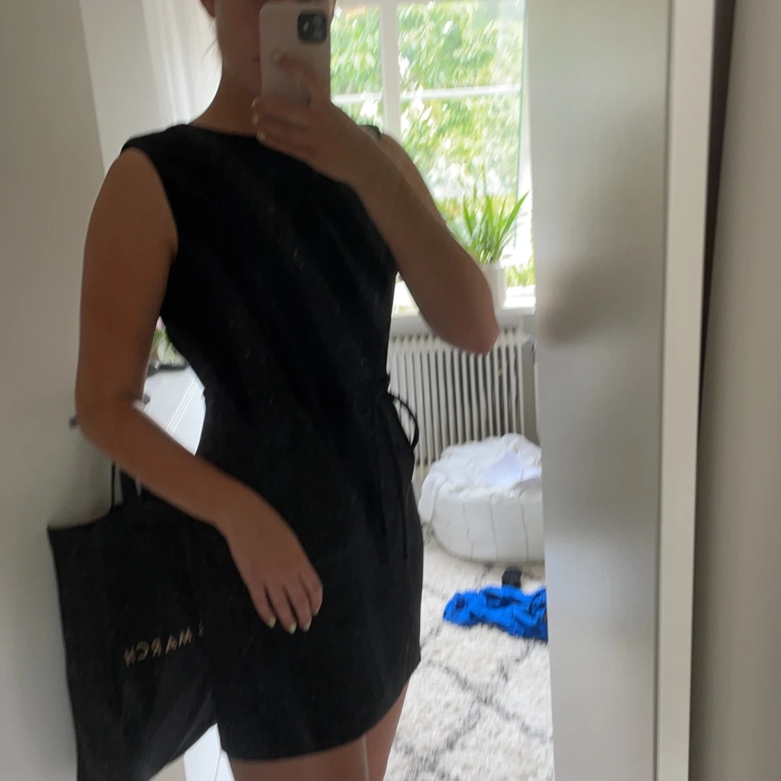 Svart miniklänning från Armani Exchange - 90