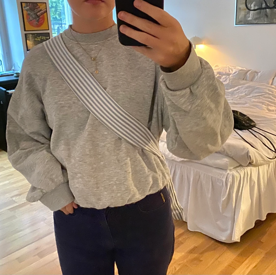 Blå och vitrandig väska  - 90