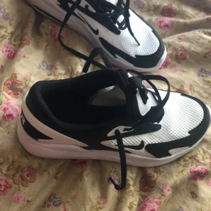Nya skor - Endast testade, storlek 37,5