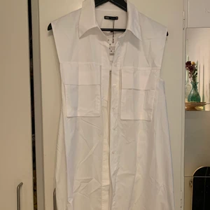 Zara ärmlös skjorta  - Oanvänd 