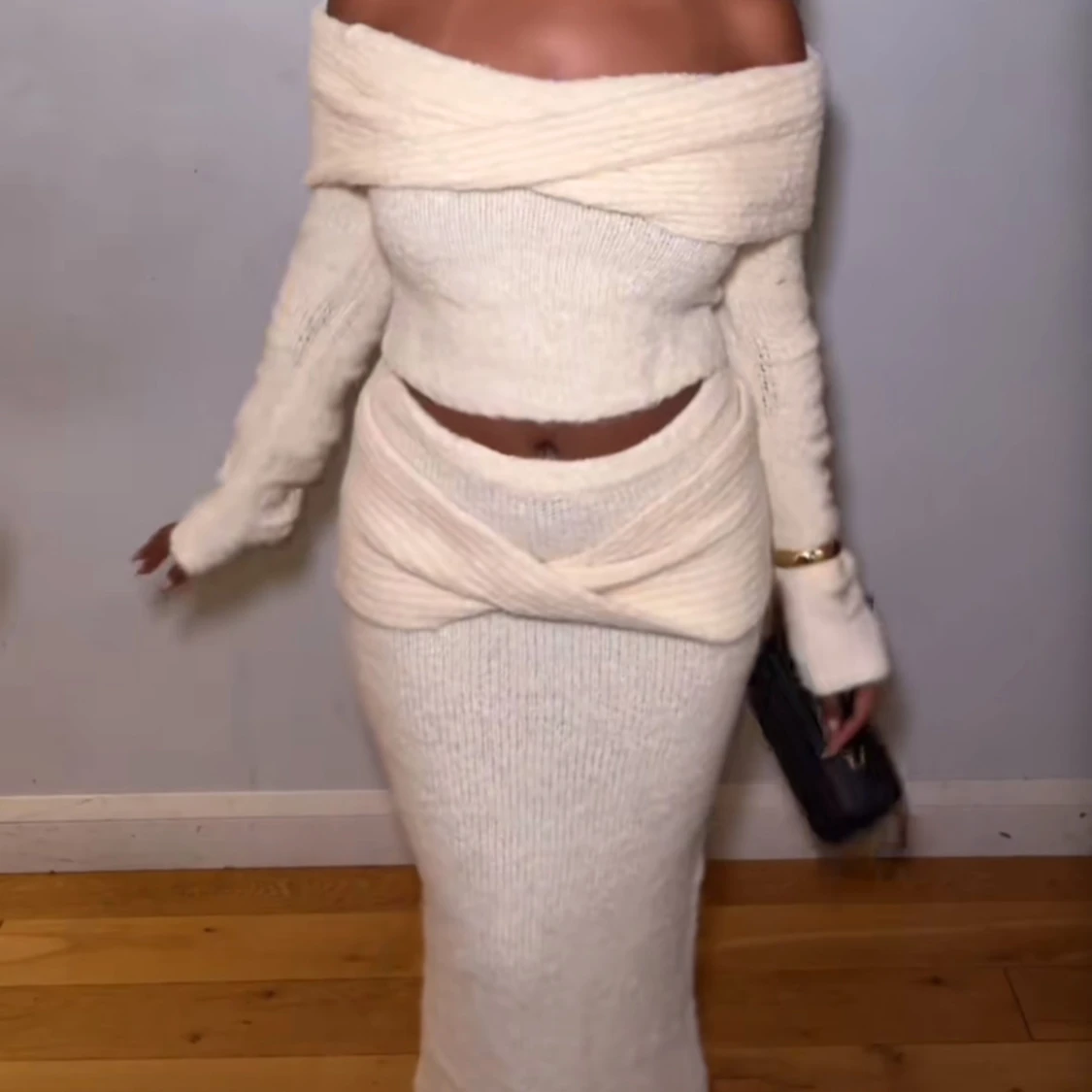 Vit stickat offshoulder set - 1