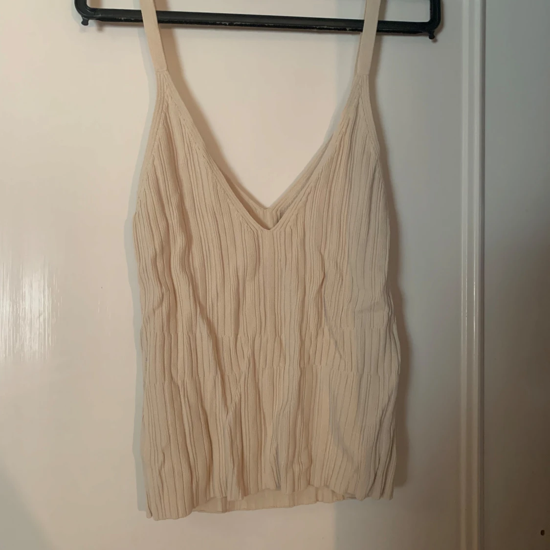 Beige ribbad linnetopp - 1