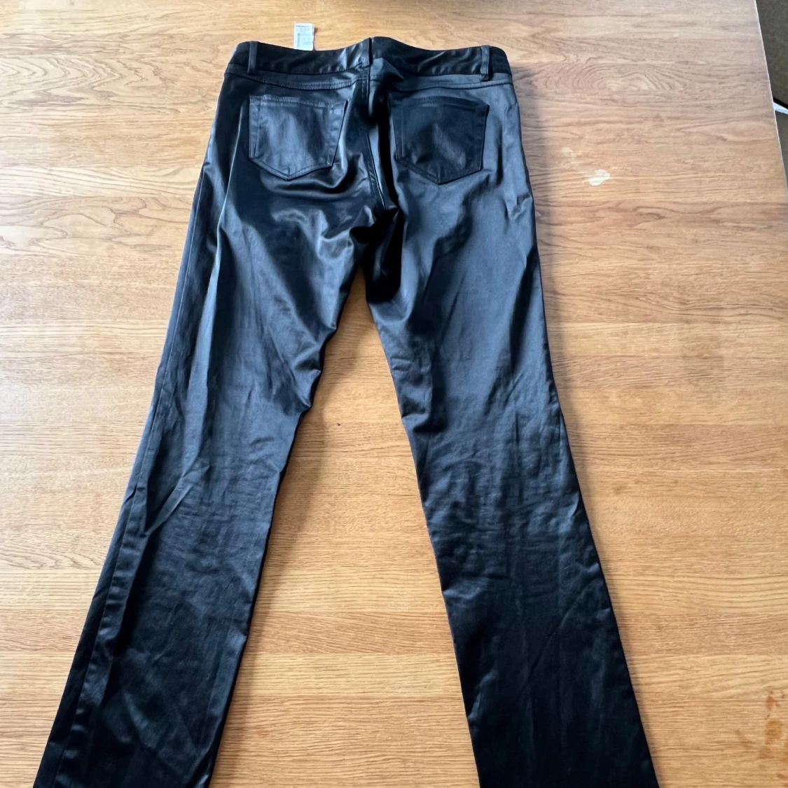 Svarta byxor med bootcut - 4