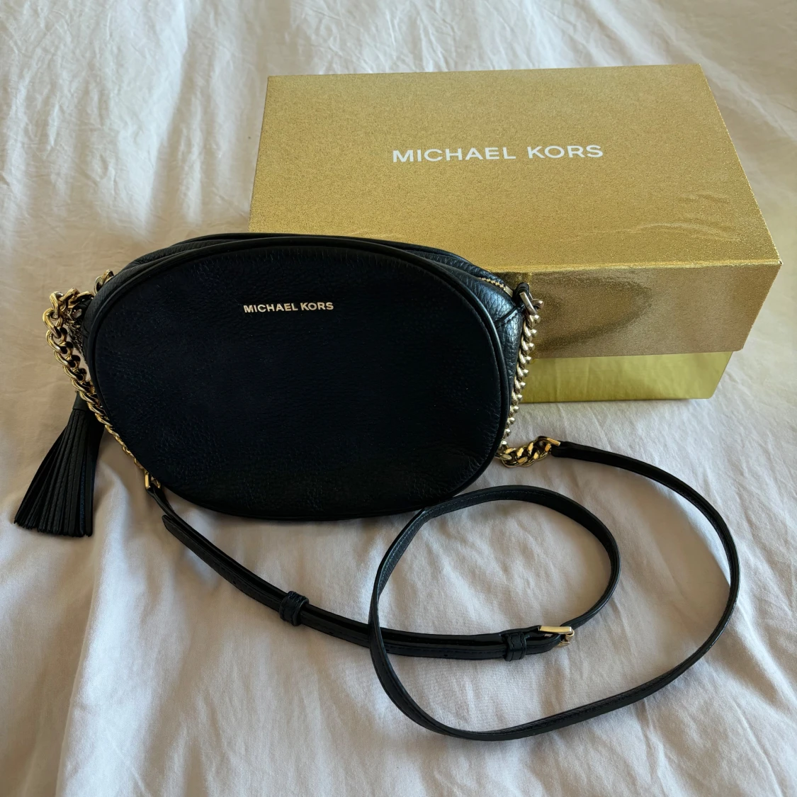 Svart axelväska från Michael Kors - 1