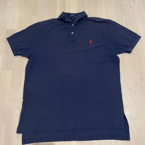 ralph lauren pike - ralph lauren pike| storlek L| skick 9/10 inga defekter| modell slim fit| pm för info