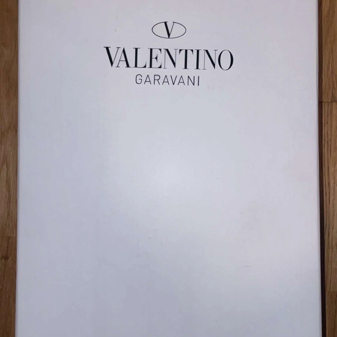 Valentino Garavani sneakers i vitt och svart - 2