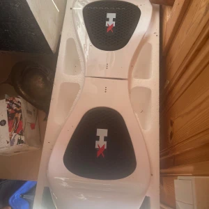 Hoverboard - Från 2018 men ALDRIG använd.  Helt ny och fungerar suveränt. Skriv gärna om frågor.