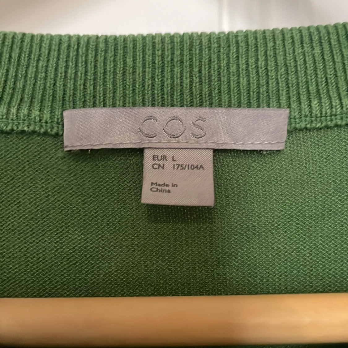 Grön bomullströja från COS - 2
