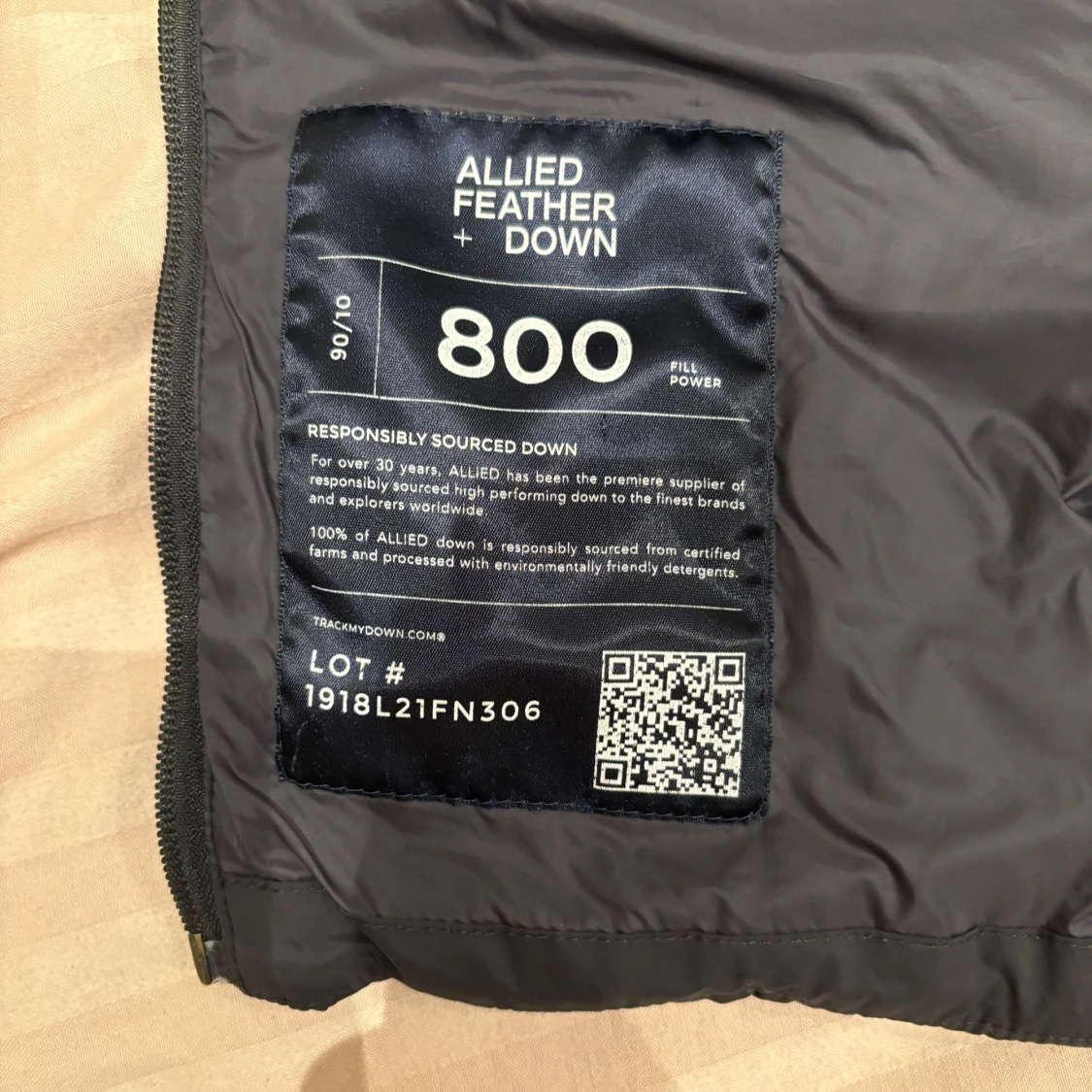 Svart dunjacka från Sail Racing - 2