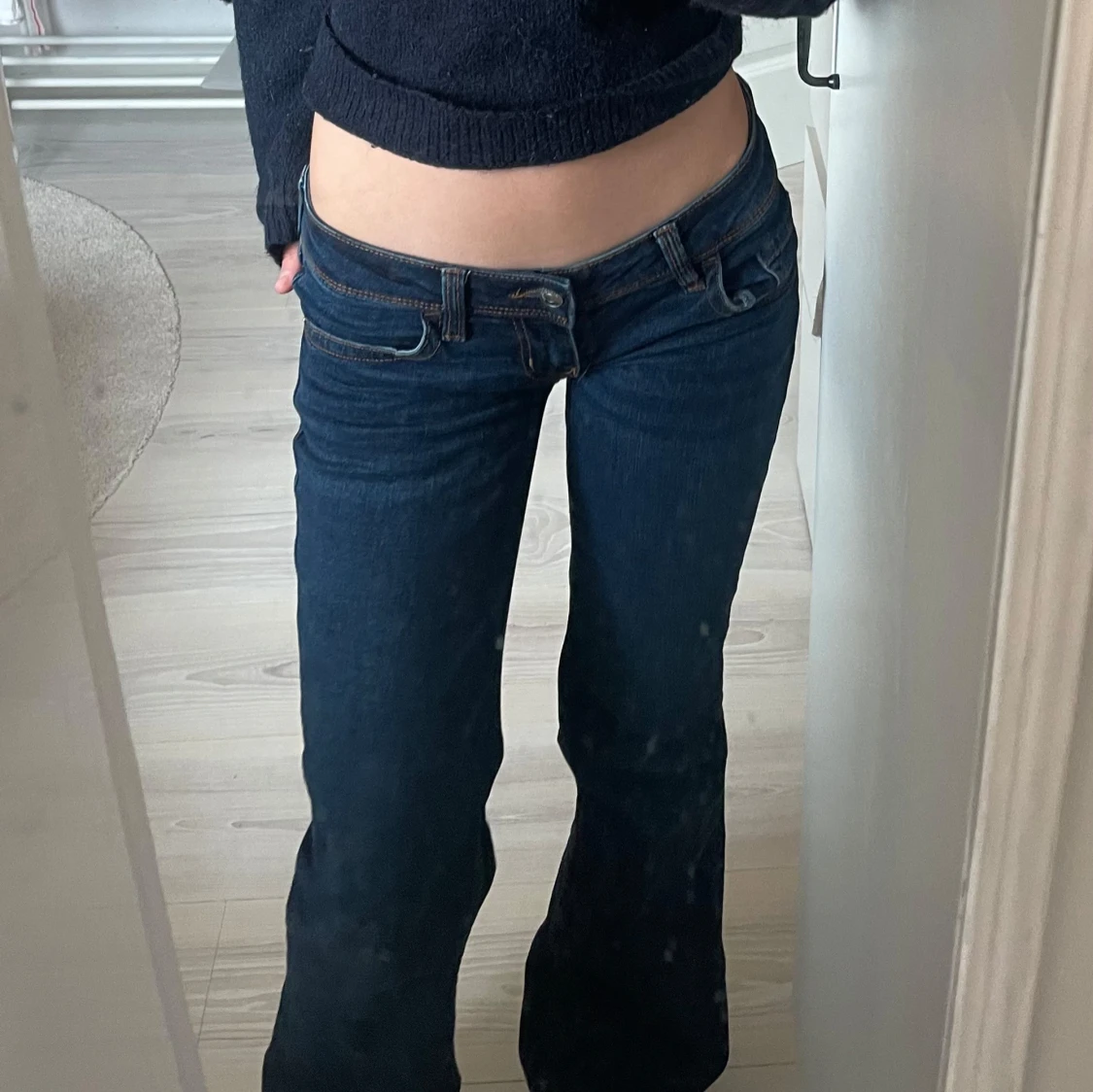 Mörkblå bootcut jeans - 1