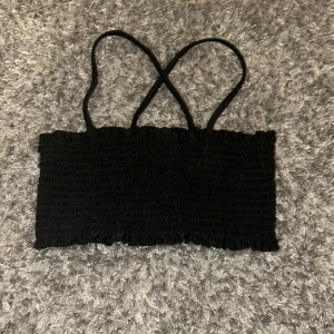Bikini överdel  - En svart söt bikini överdel i st 158/164💓