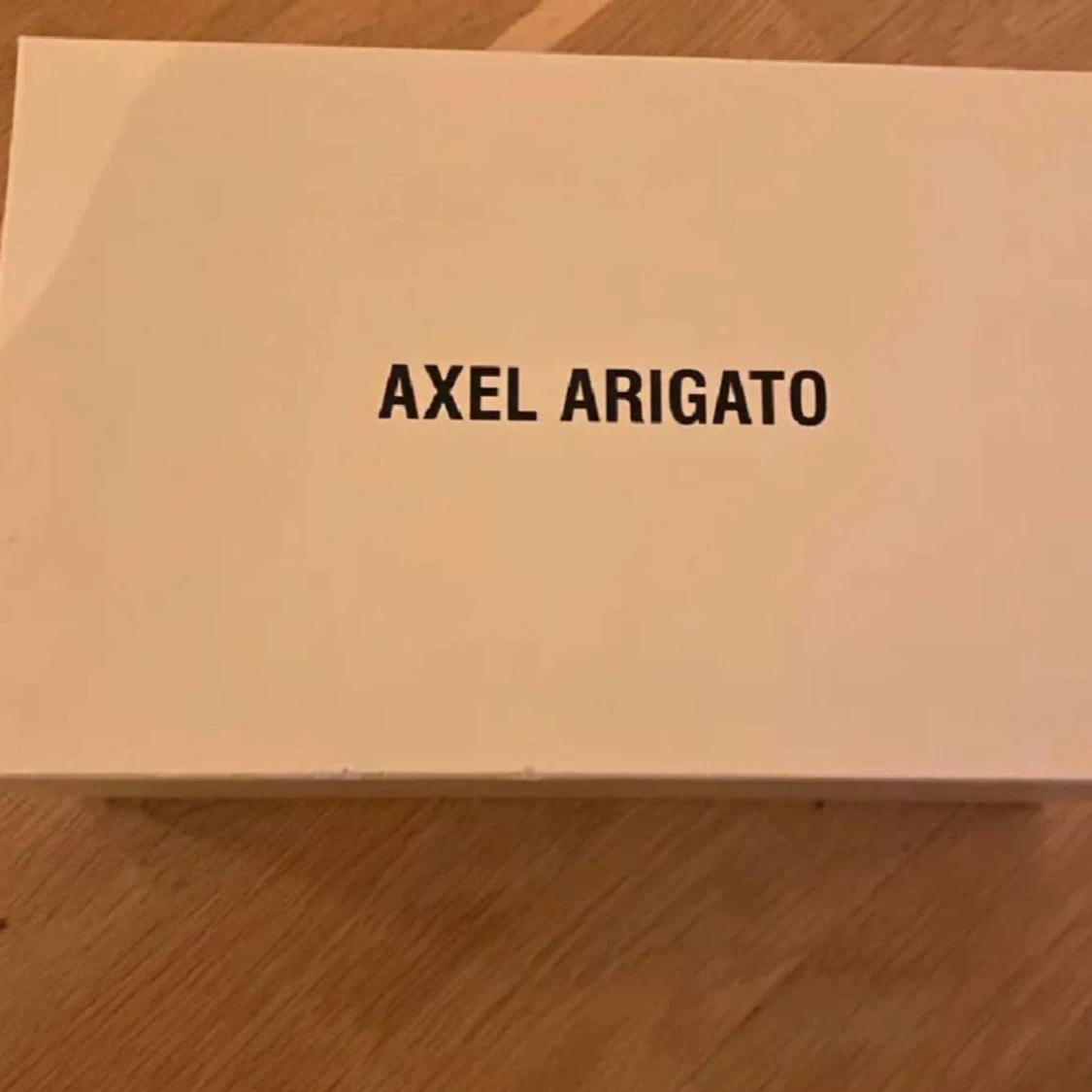 Svarta sneakers från Axel Arigato - 2