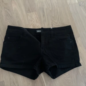 Låg midjade shorts - Från only