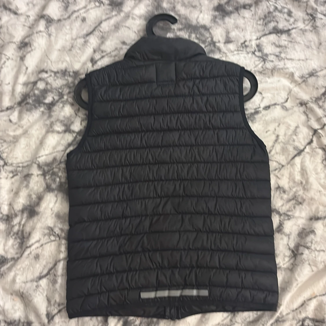 Svart dunväst från McKinley - 1