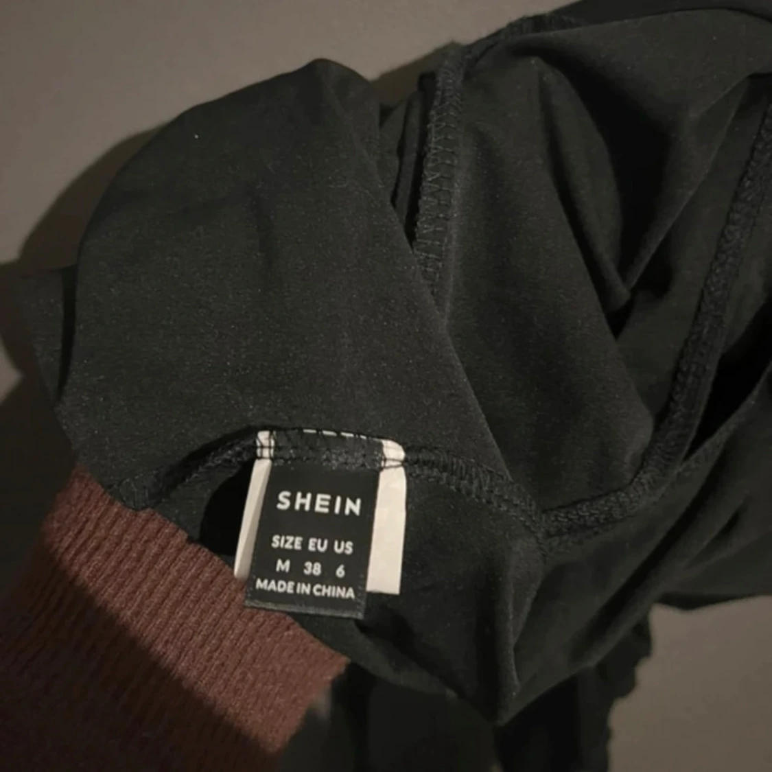 Svart mesh body med snörning - 4